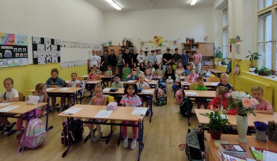 Pomáháme mladším spolužákům najít „správnou cestu do školy“